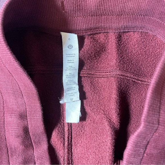 Lululemon Scuba High-Rise Jogger Sweatpants in Distressed Red - Size 6 - Picture 5 of 7